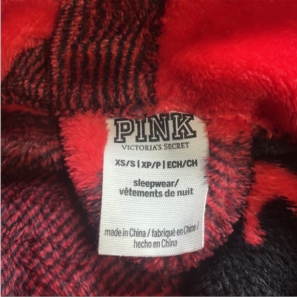 🤩Host pick!!🤩PINK Victoria’s Secret Sherpa Robe - Picture 2 of 3